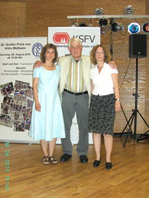 Dienstag, 08.06.2010. Ehrung von Georg Joh. Reinartz durch den Bezirksbrgermeister Norbert Fuchs.