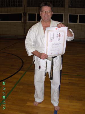 Donnerstag 30.09.2010. Foto Aufnahmen nach dem Training in der TH Von-Bodelschwingh-Str.. Anllich der Graduierung von Norbert Lindenberg zum 3. Dan.