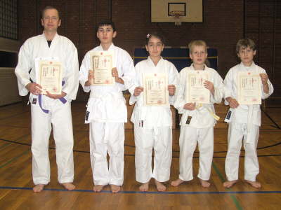Donnerstag, 17.12.09. Karate Kyu-Prfung in der TH der Von-Bodelschwingh-Strasse.